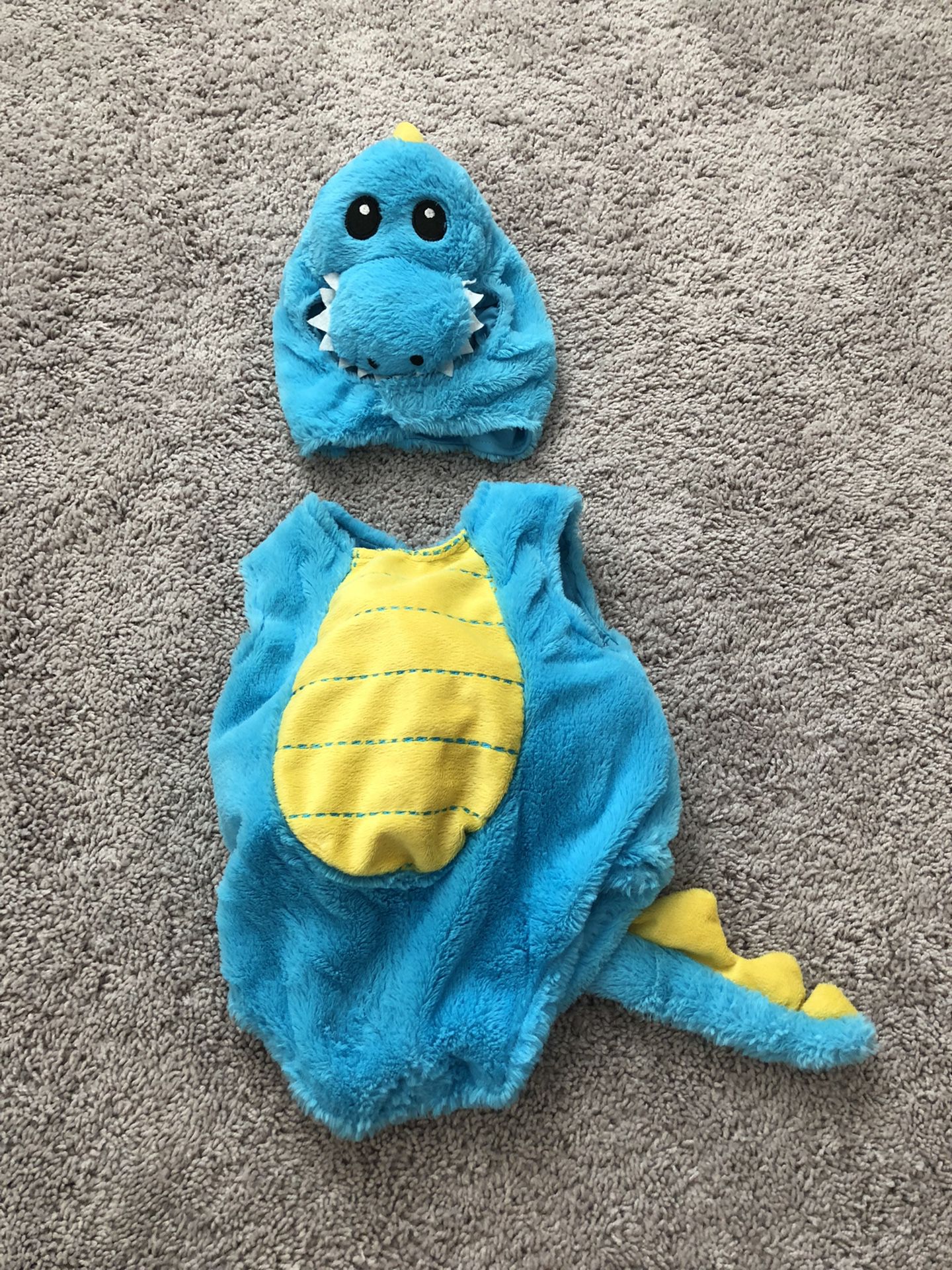 Baby Dinosaur Costume - Size 6 to 12 Months 