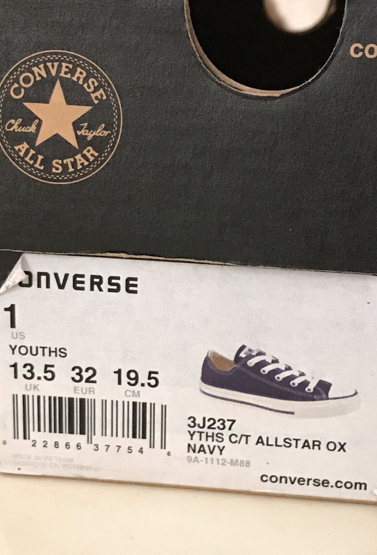 Tenis size 1