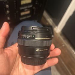 Canon EF 50mm F/1.4 Lens