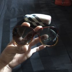 Woman’s Burberry Glasses