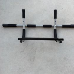 New And Assembled Pull Up Bar