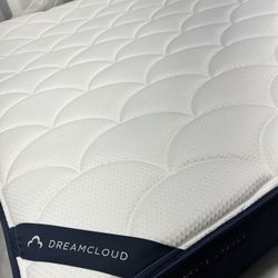Dreamcloud Hybrid Mattress - QUEEN 