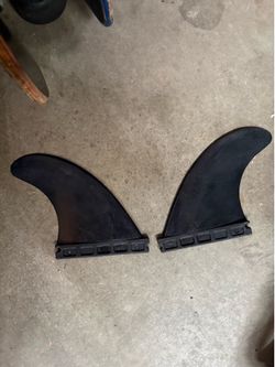 Future Fins (left and right) no center fin