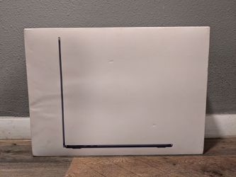 New Apple MacBook Air 15" 2026 M5/24GB/1TB with AppleCare Warranty thru 5/1/27