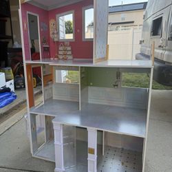 Rainbow High Dollhouse