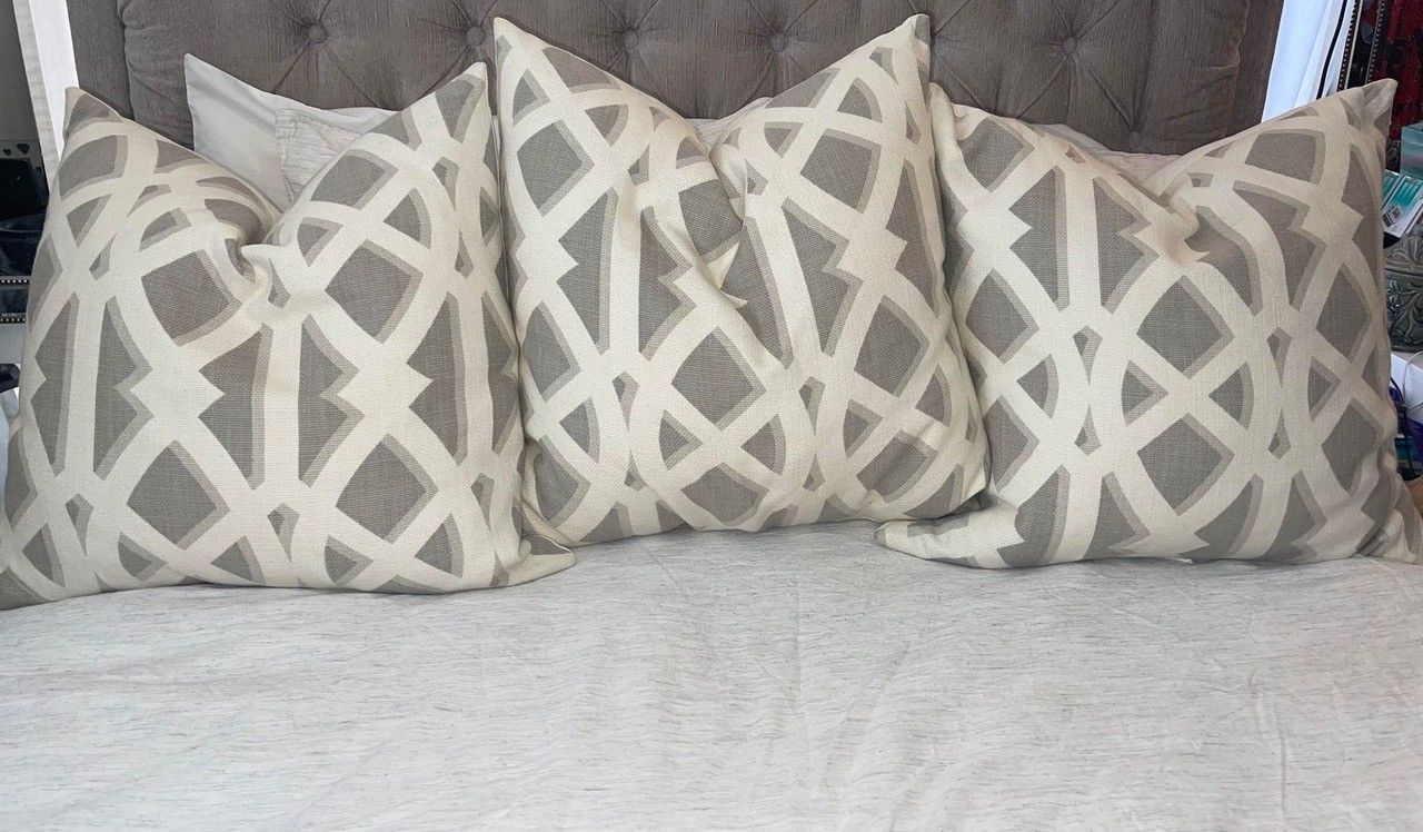 3 Z Gallerie Throw Pillows for Sale in Sunset Valley, TX OfferUp