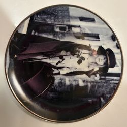 Vintage 1997 Enesco sample pretty as a picture decoration plate