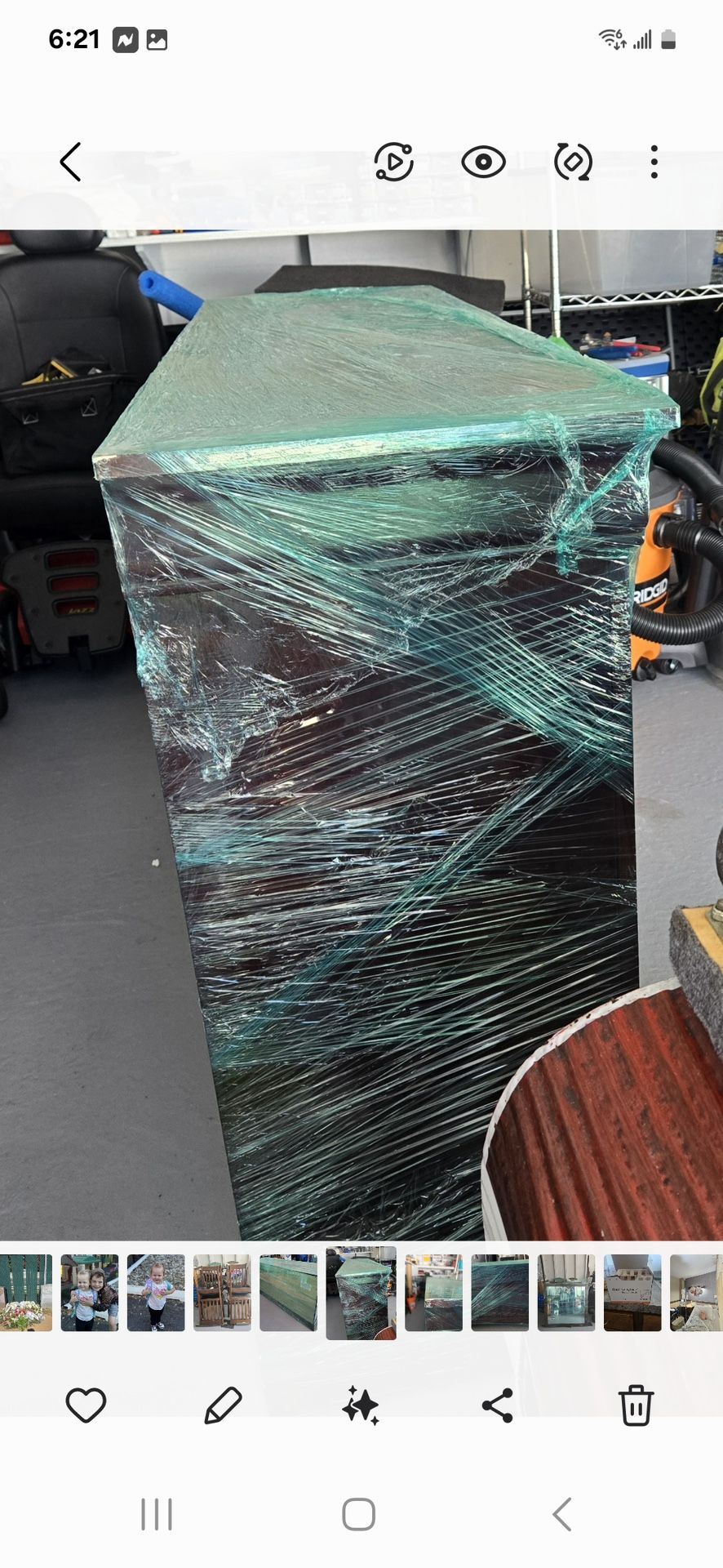 EXCELLENT CONDITION BUREAU DRESSER WITH MIRROR