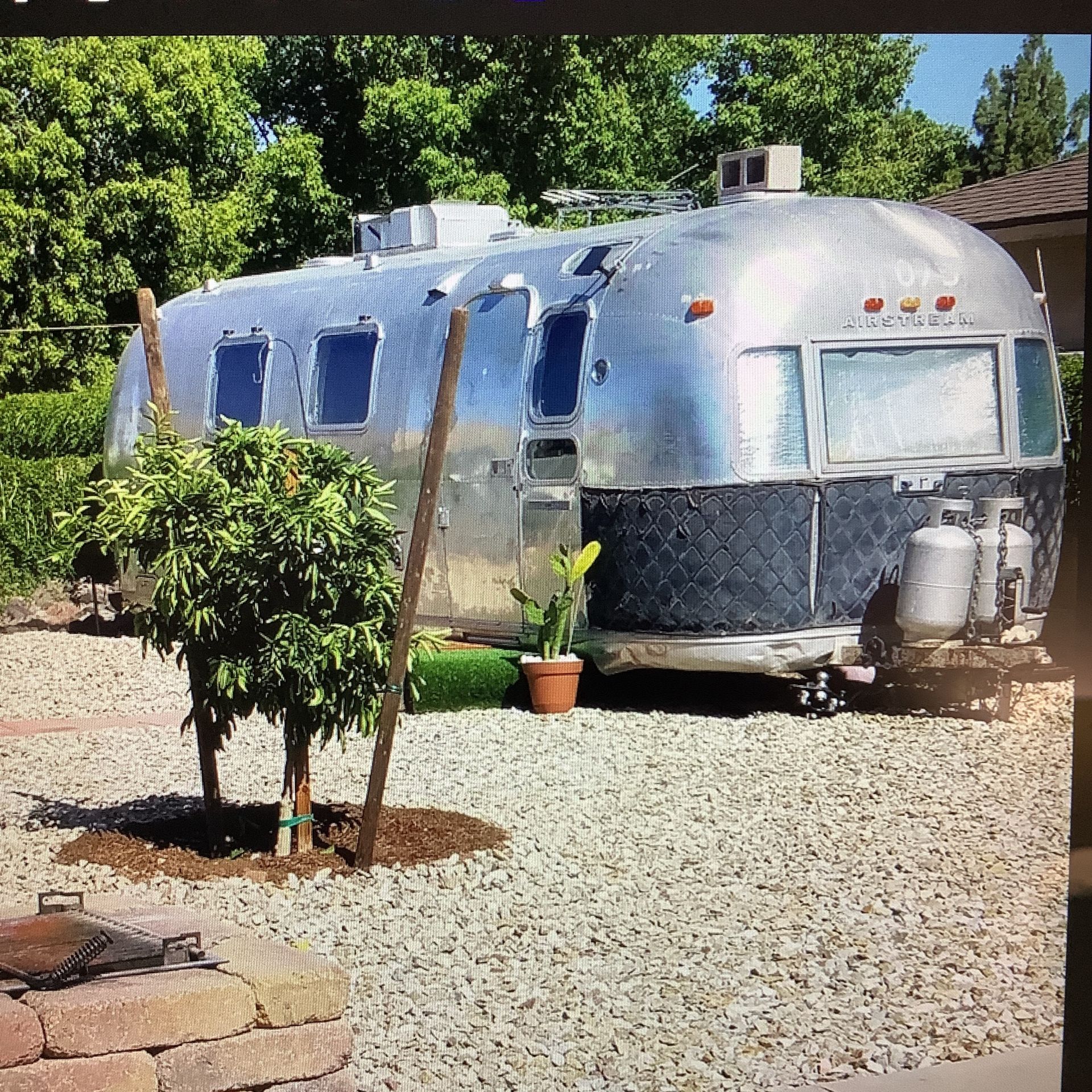 1973 Airstream International Land Yacht Overlander series