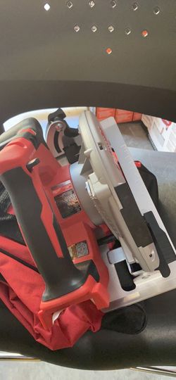 Milwaukee M18 18-Volt Lithium-Ion Brushless Cordless 7-1/4 in. Circular Saw (Tool-Only)