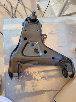 1995-----2004 Chevrolet S10, Blazer/1995----2004 GMC Sonoma, Jimmy front passenger lower control arm