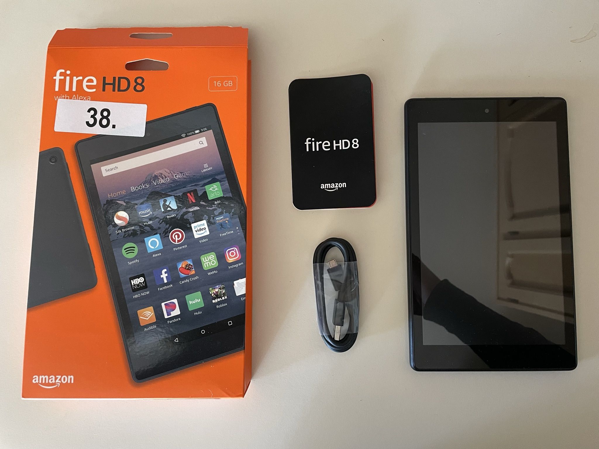 Amazon Fire HD8 16GB with Alexa NEW