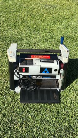 Delta ShopMaster 22-580 13” Two-Speed Thickness Planer