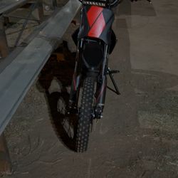 Black Strike Throne E-bike