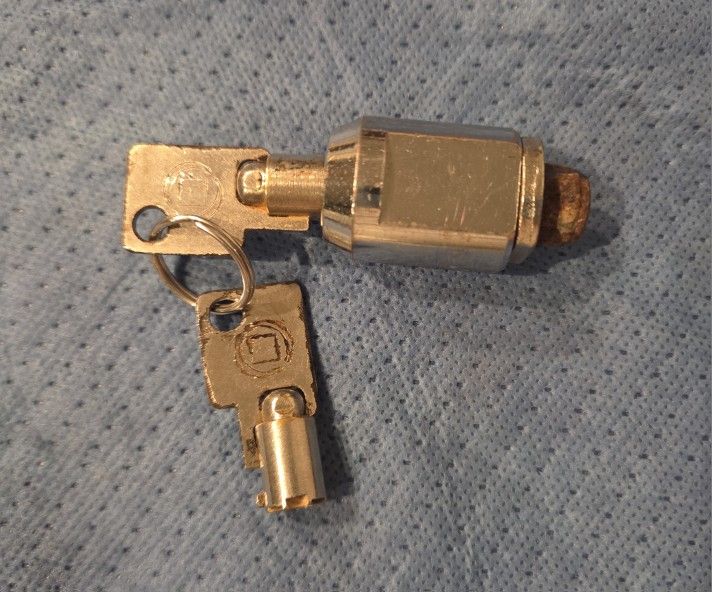 Cylinder Lock with 2 Keys For Storage Units