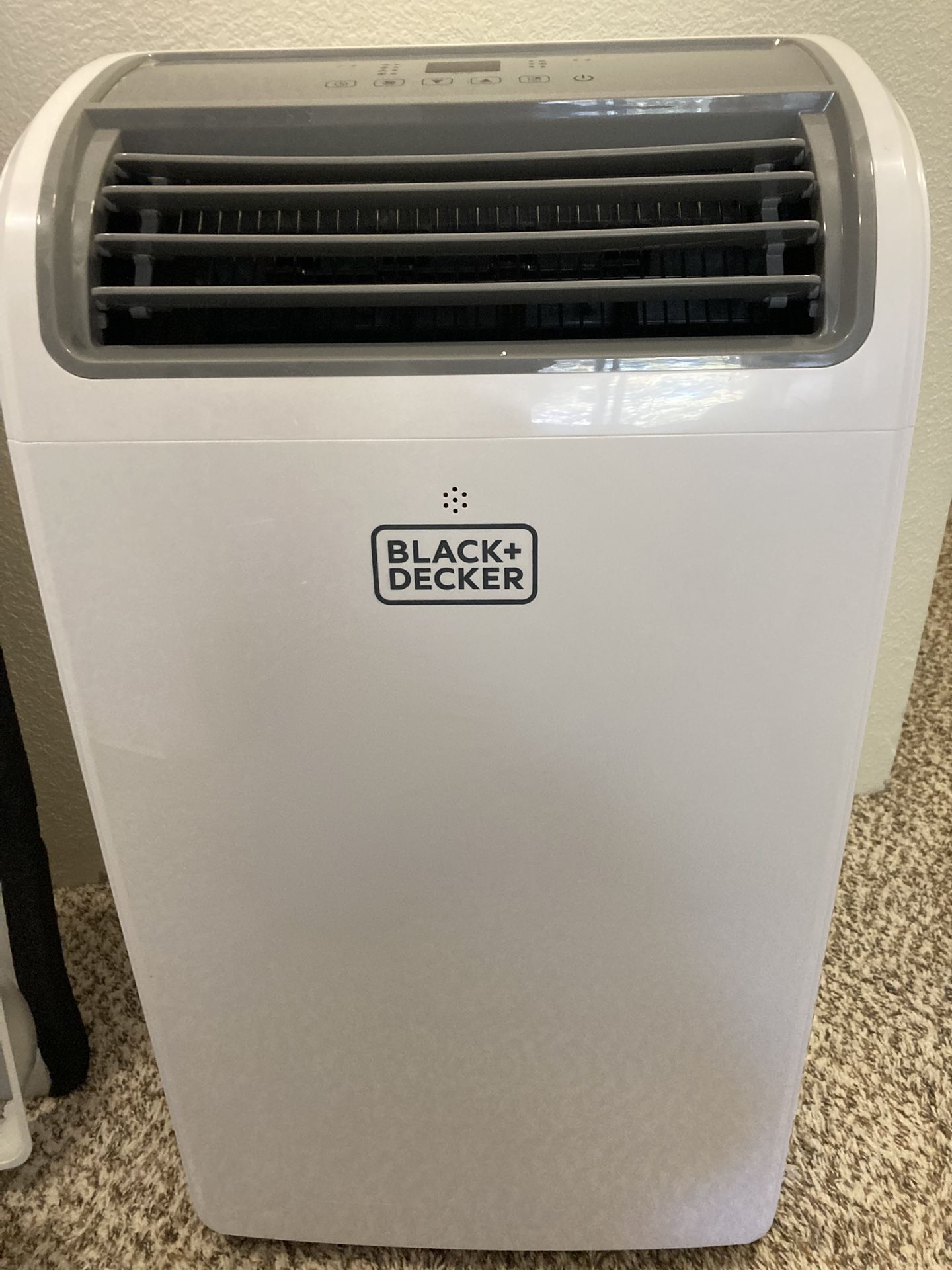 Like New, Black and Decker Air Conditioner 14000 BTU