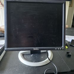 DELL MONITOR x 2 (17"&19")