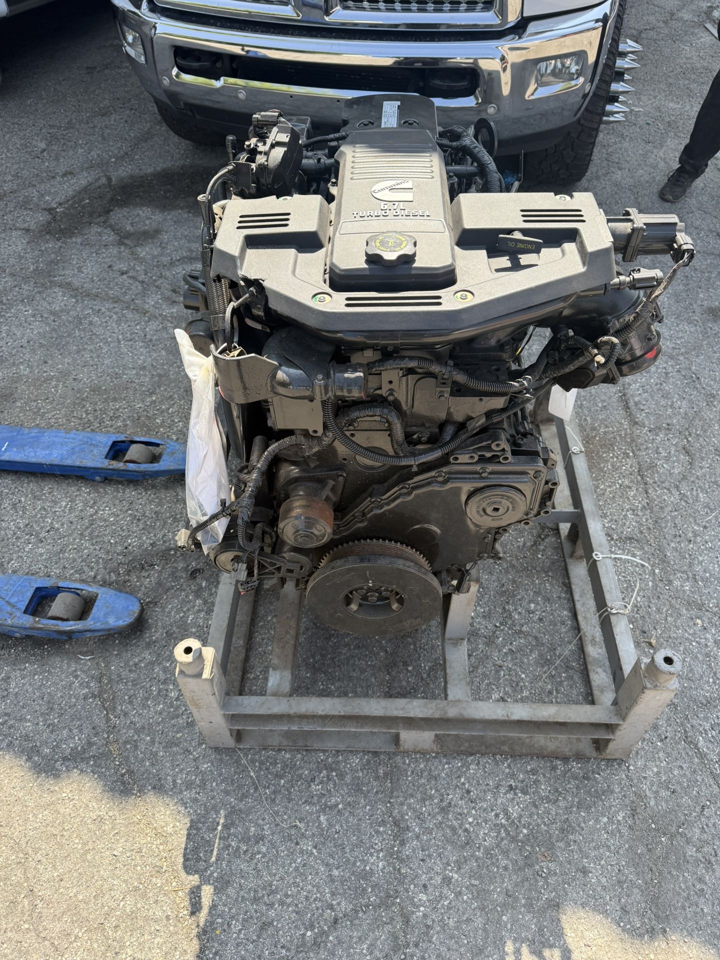 6.7 Cummins Engine 350hp Brand new