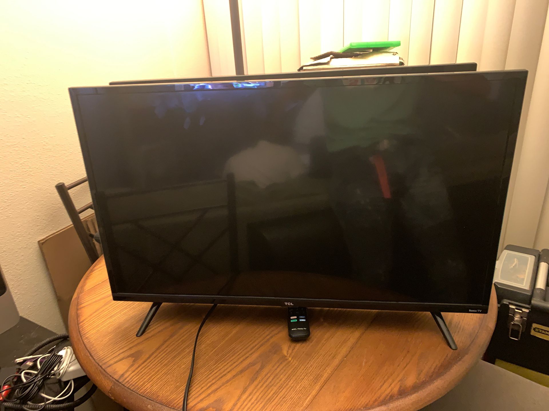 TCL Roku smart TV 32” for sale asking for $115.00 or your best offer