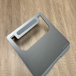 Light aluminum laptop stand