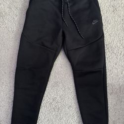Nike Tech Sweatpants 
