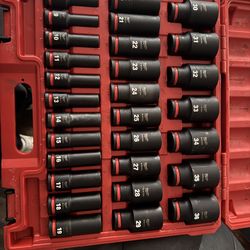 Milwaukee SHOCKWAVE 1/2 in. Drive Metric 6 Point Impact Socket Set (29-Piece) Milwaukee 49-66-7015