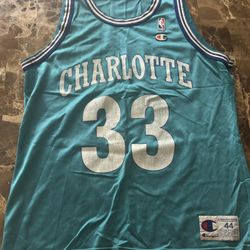Vintage Champion Charlotte Hornets Alonzo Mourning Jersey