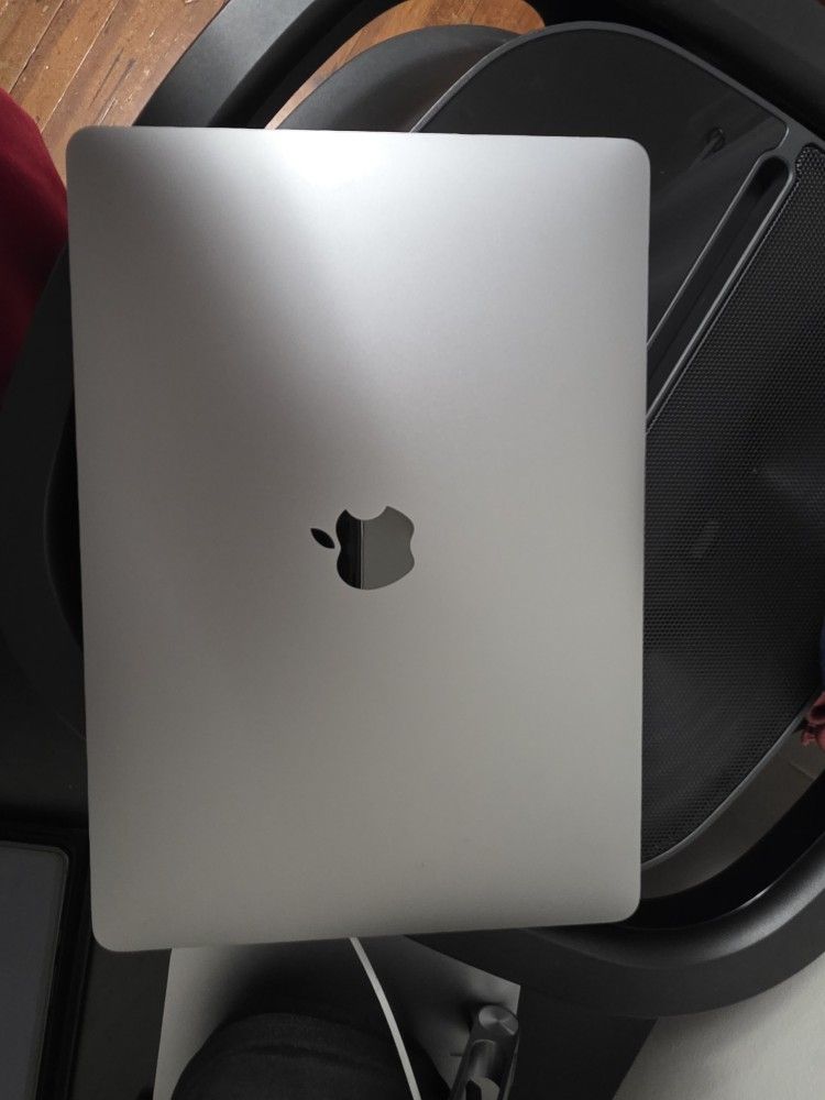 MACBOOK AIR M1
