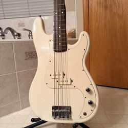 Squier P-Bass