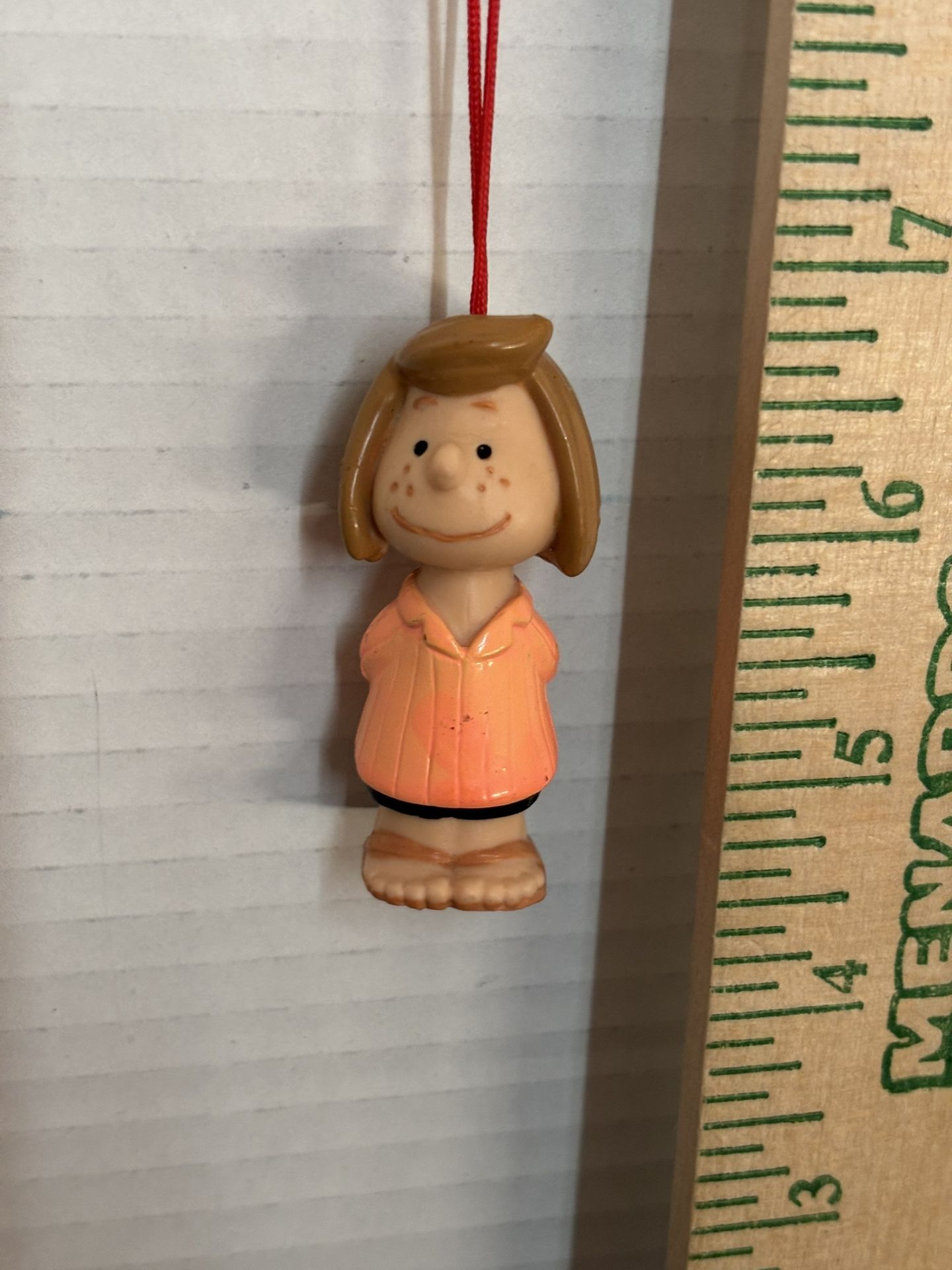 VINTAGE PEANUTS FIGURE NECKLACE