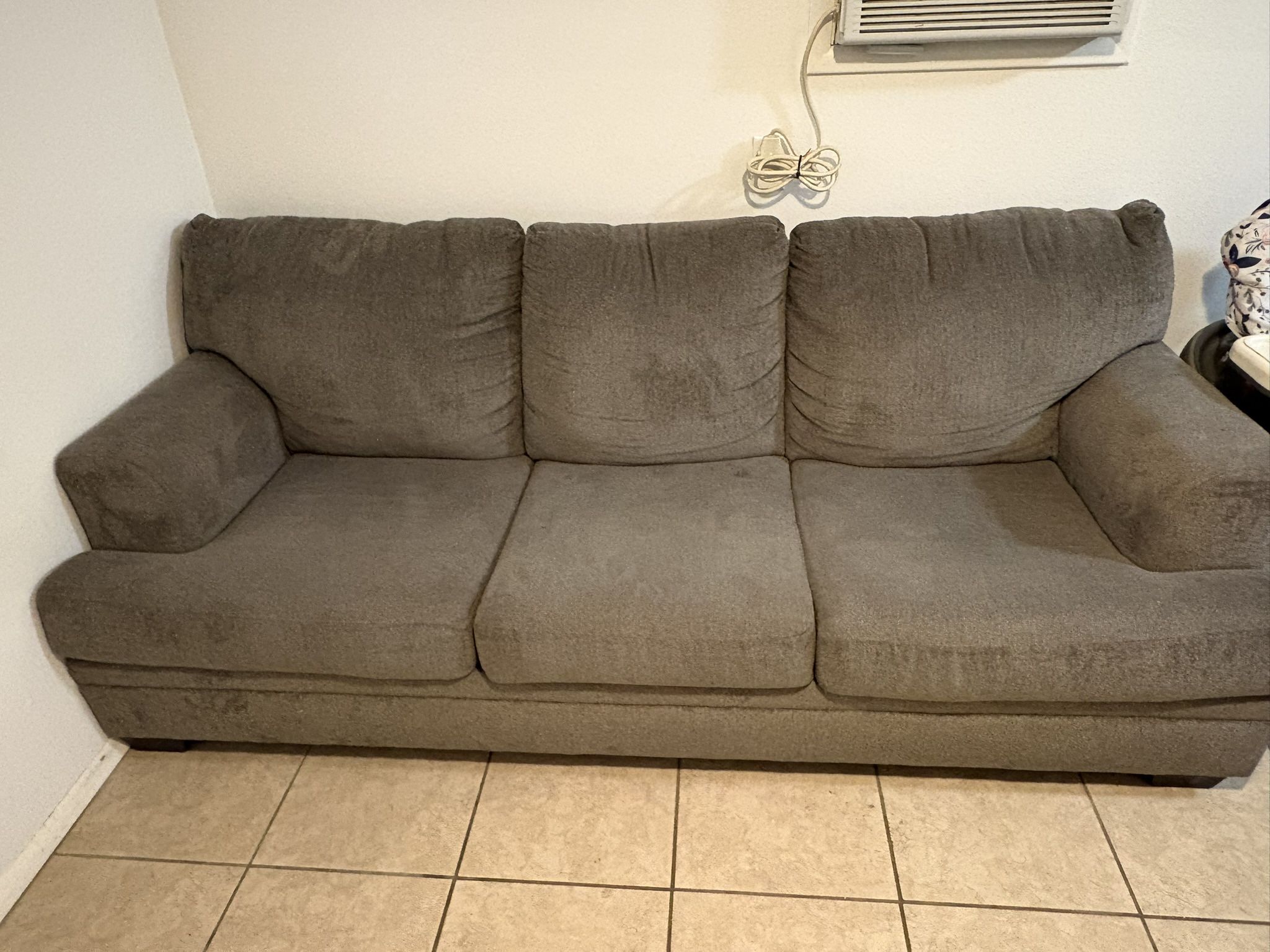 Couch/ Pull Out Bed