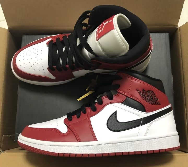 Men AJ1 While Red Shoes