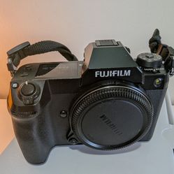 FUJIFILM GFX 50S II Medium Format