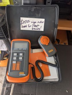 Digital light meter