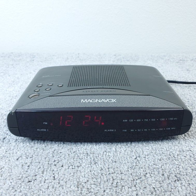 Vintage Magnavox AJ 3240/17 AM/FM Dual Alarm Clock Radio Digital Display, Tested