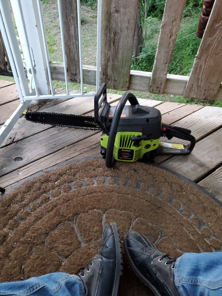 Poulan Wood Shark Model P3314WSA Chainsaw