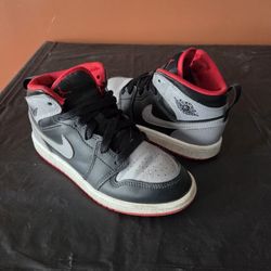 Youth Jordan 1s 
