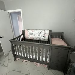 Delta 4-1 Crib With Changing Table And Mattress 