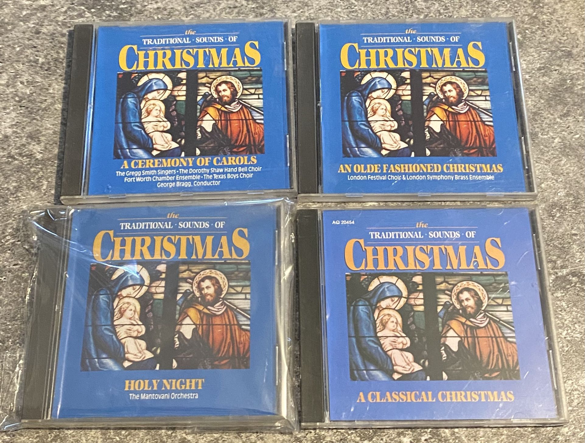 4 CD LOT, Traditional Christmas Songs Collection CD, Great Christmas Music !