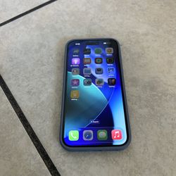 Apple iPhone 15 Plus 128GB (Unlocked) – 84% Battery Health