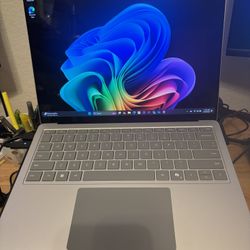 Microsoft Surface Snapdragon 7th Edition 