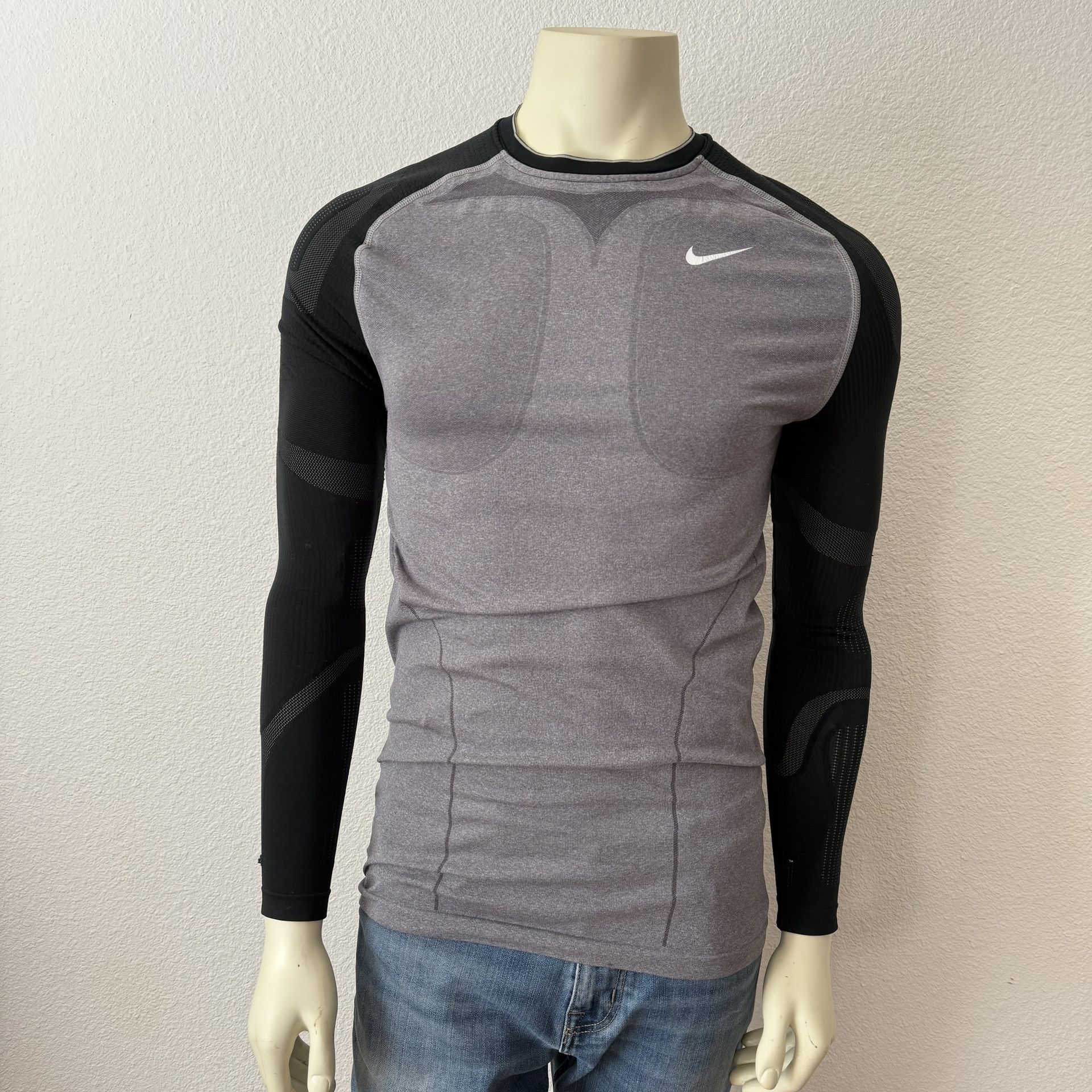 Nike Pro long-sleeve athletic top Men’s Size L