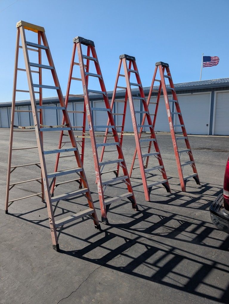 10 Ft Industrial Ladder Heavy Duty 300lb Rated $140 Ea