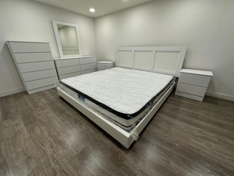 KING BEDROOM SET ✨️FINANCING AVAILABLE NO CREDIT NEEDED✨️