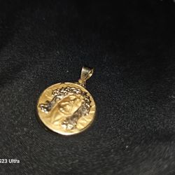 Jesus Portrait Gold Pendant 