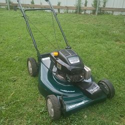 Self Propelled Lawnmower Craftsman 22in