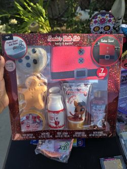 Body & Earth Santa's Bath Set 7 Pieces
