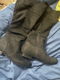 Black boots 8.5