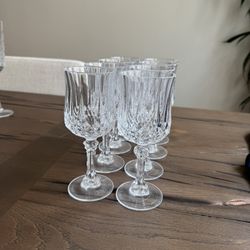 Set of 8 vintage glassware — perfect condition!