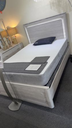 4Pc Queen Bedroom Set